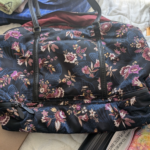 Vear Bradley Carry On Bag - Picture 3 of 3